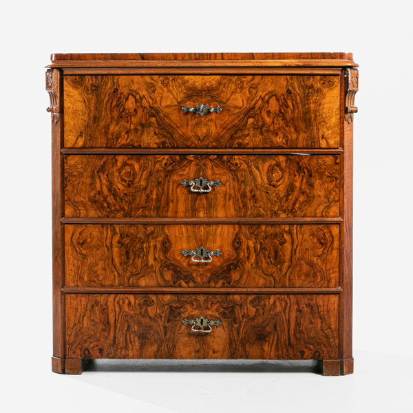 BYRÅ MED SKRIVSKIVA