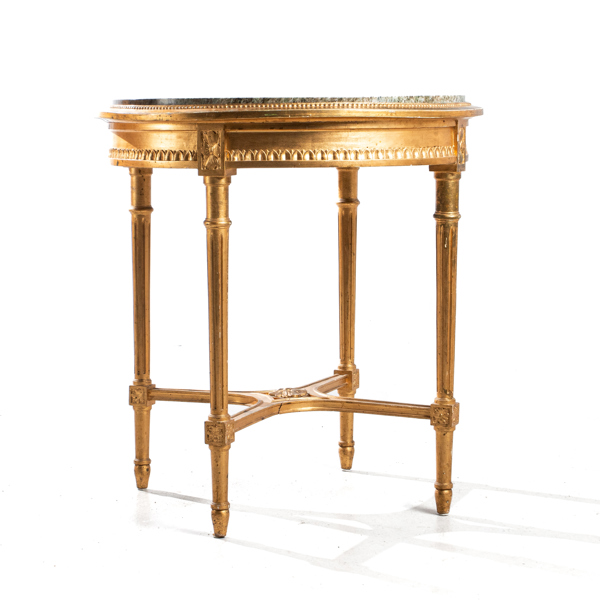 SALONGSBORD MED MARMORSKIVA