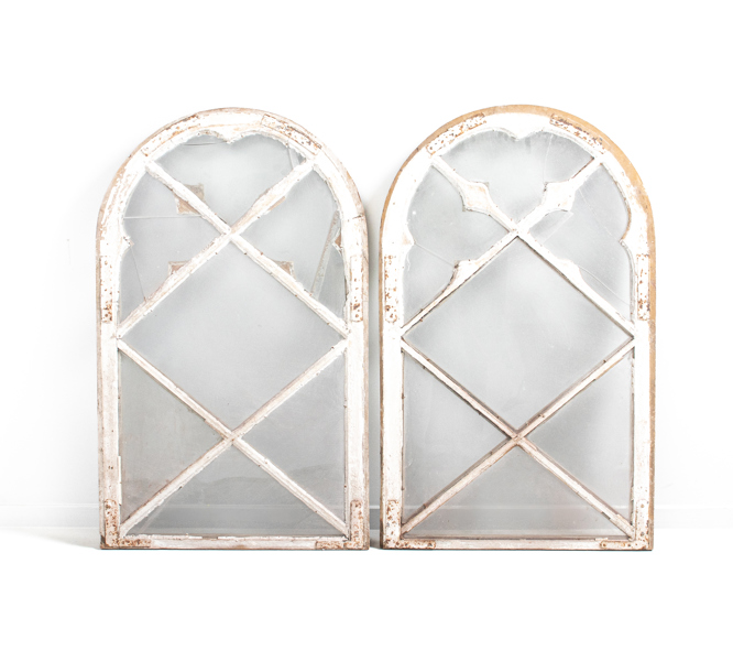 BÅGFÖNSTER TVÅ ST