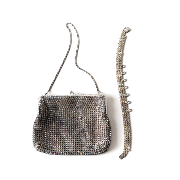 AFTONVÄSKA & HALSBAND