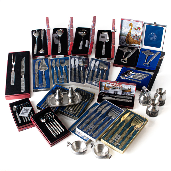 BESTICKSUPPSÄTTNING KONGE TINN