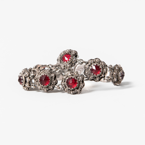 ARMBAND